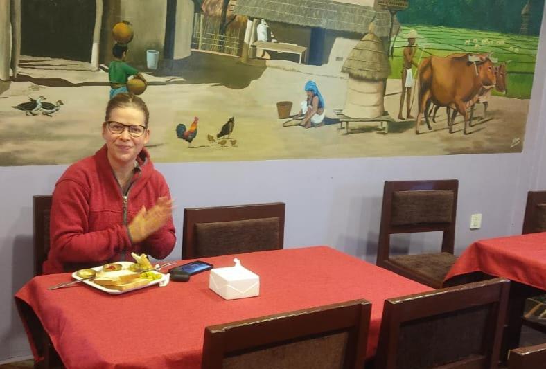 Hotel Namo Buddha Саураха Екстериор снимка